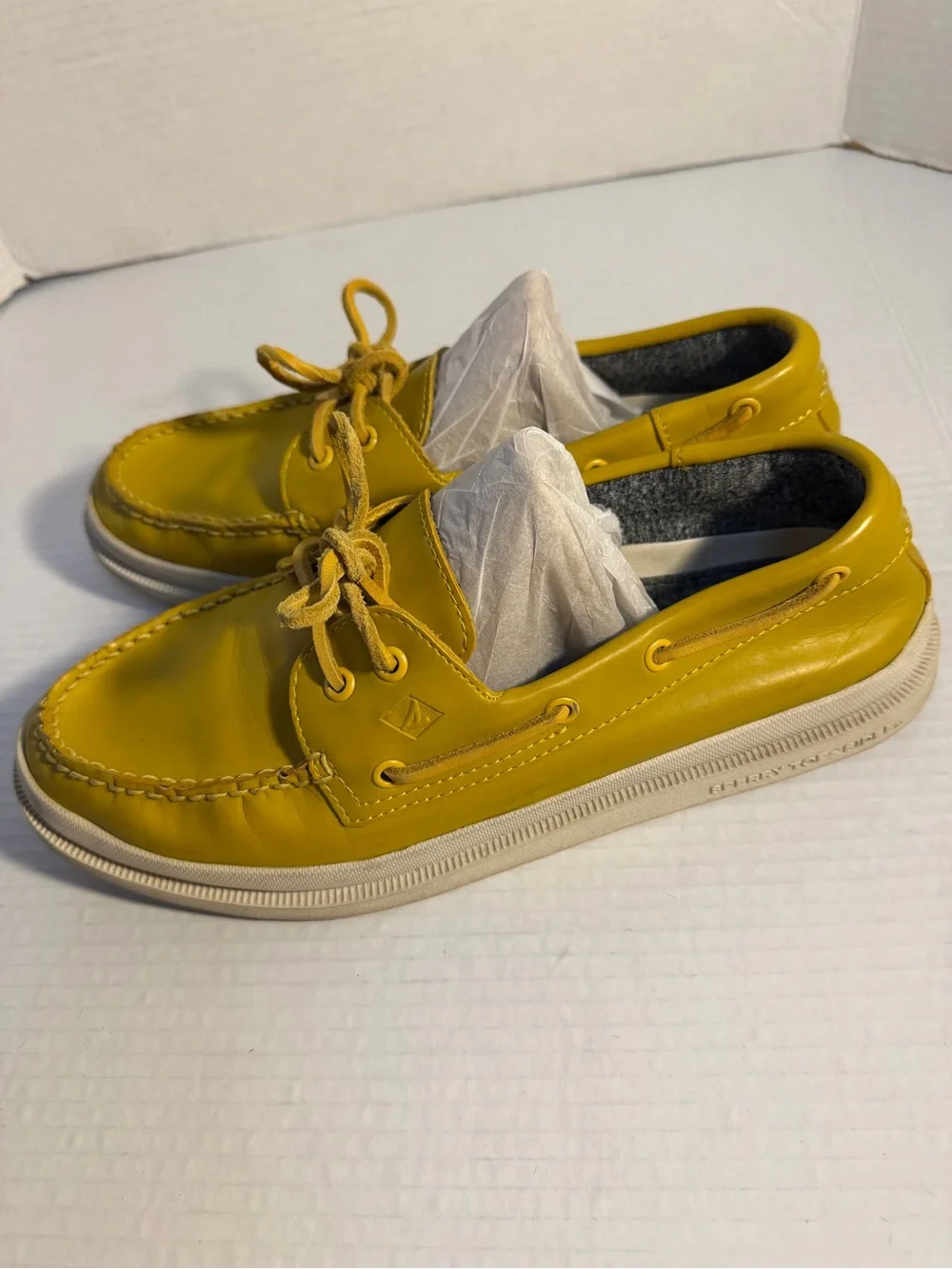 Sperry Men's Yellow Leather Upper Rawhide Laces Boat Shoes 10